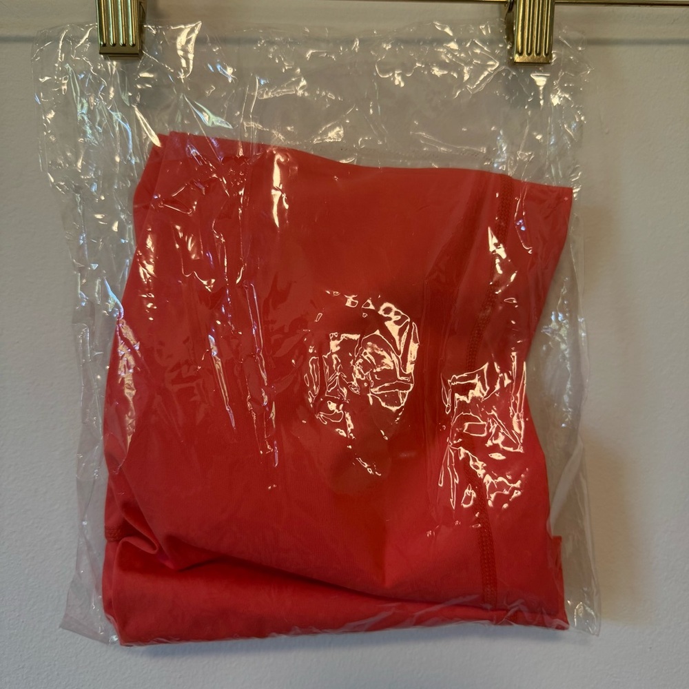 NWT Women's Coral Leggings - Picture 2 of 6
